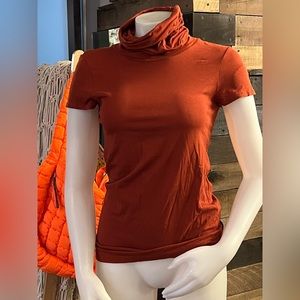 Theory Jersey Knit short sleeve turtl ck/Tee-shirt